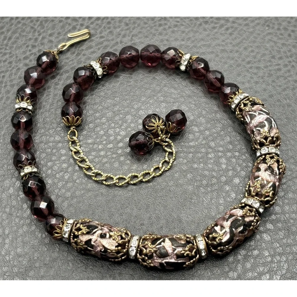 Vintage Chunky Purple Foiled Art Glass Rhinestone Necklace Choker Gold Tone
